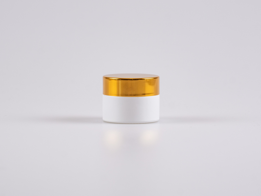 Weissglasdose 15 ml – Deckel Gold